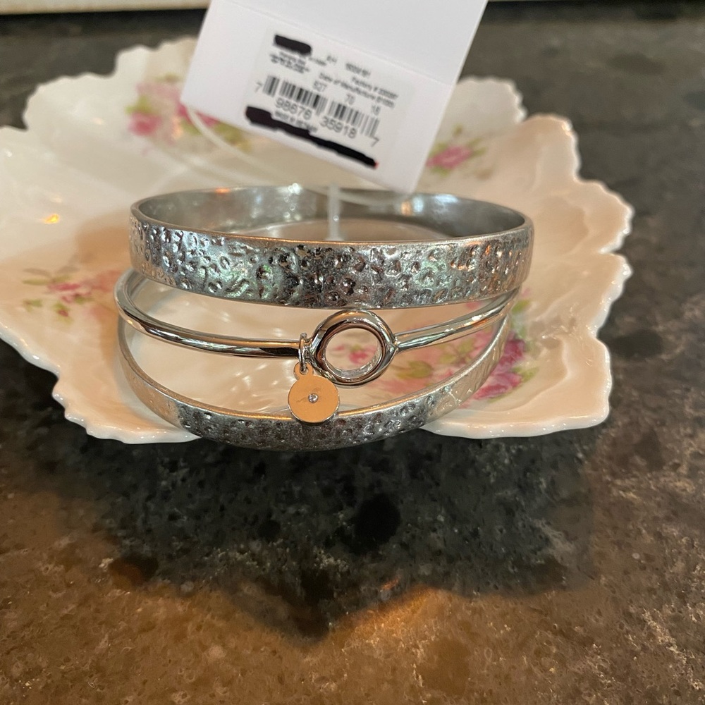 Elizabeth & James bangle set